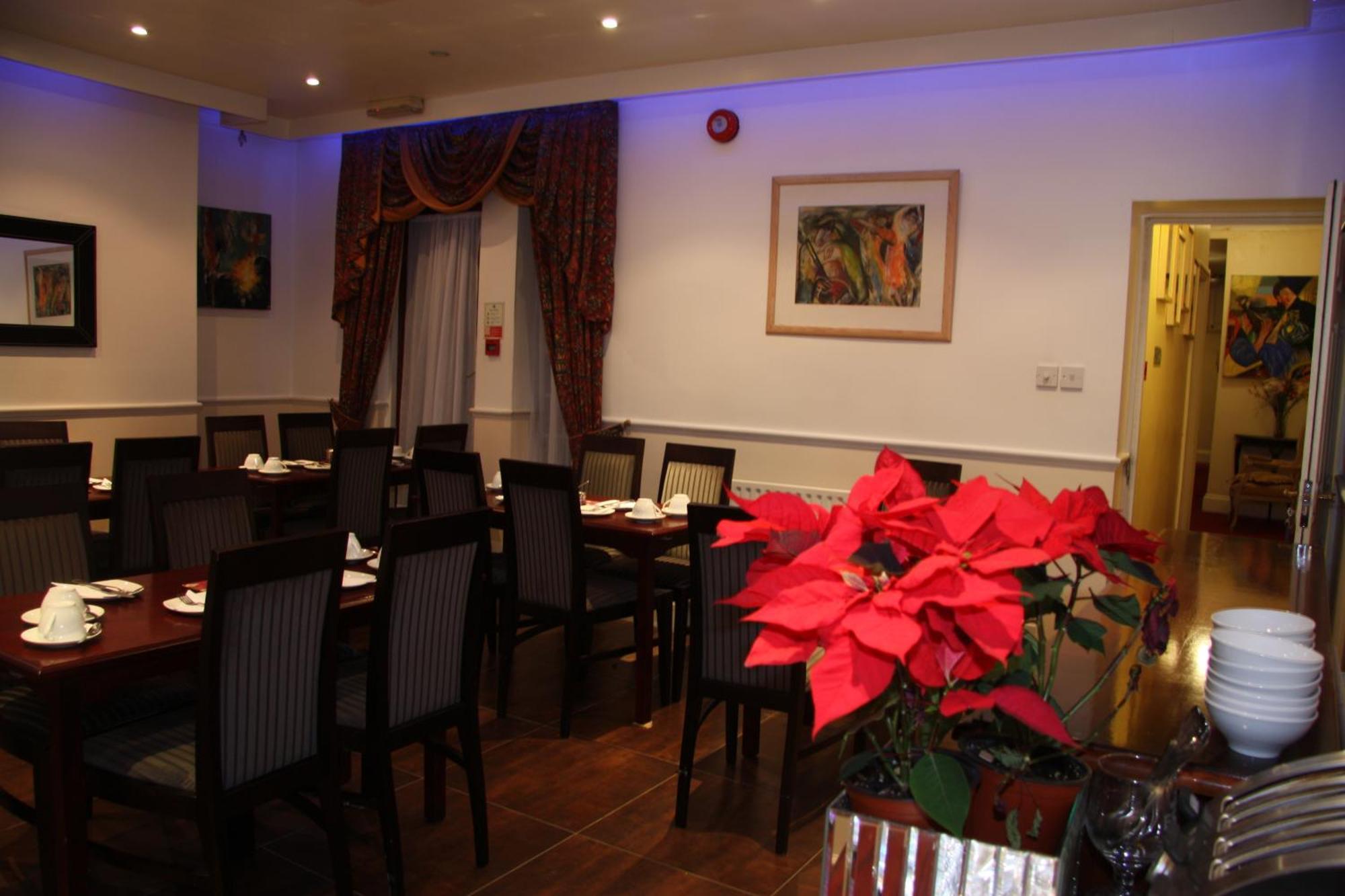 Hotel Kingswaypark At Park Avenue Londra